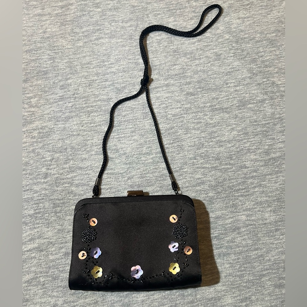 Hillard & Hanson vintage black satin beaded floral clutch shoulder bag kiss lock